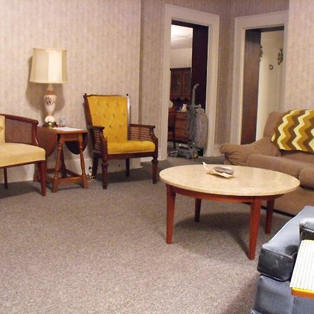 Empire House Hotel Rising Sun Екстериор снимка