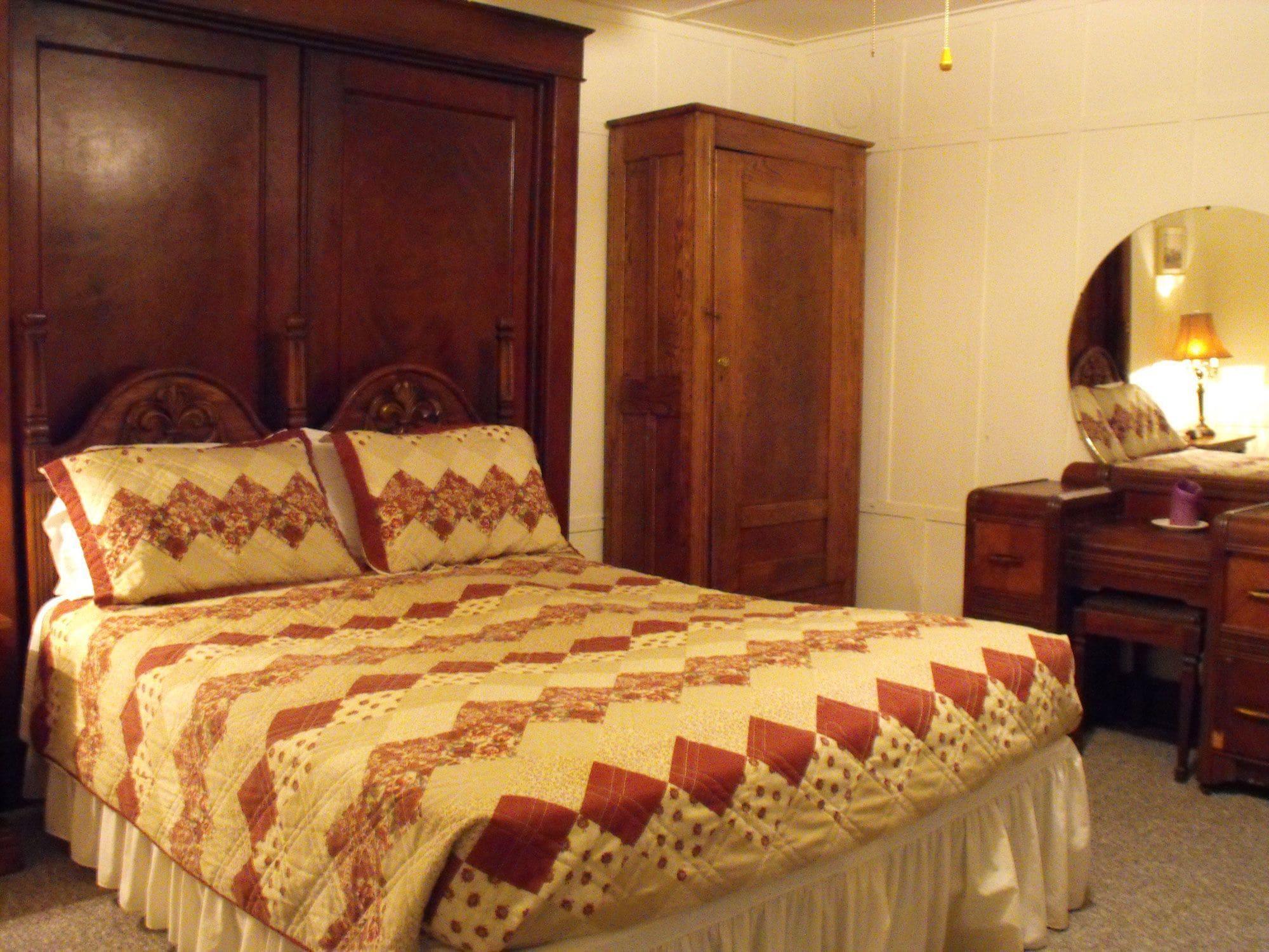 Empire House Hotel Rising Sun Екстериор снимка